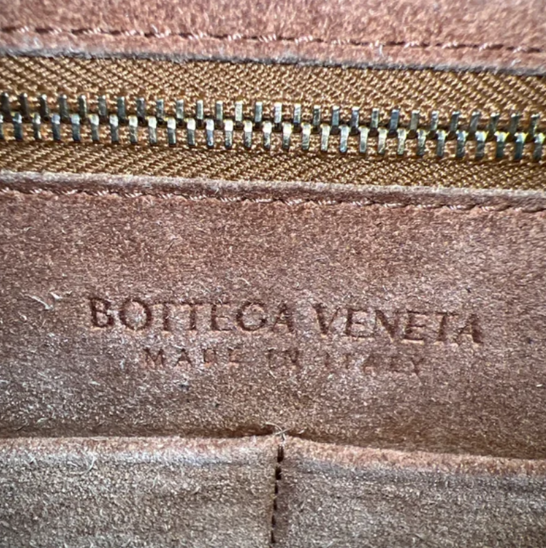 Bottega Veneta Arco Bag Grainy Leather Medium B24139