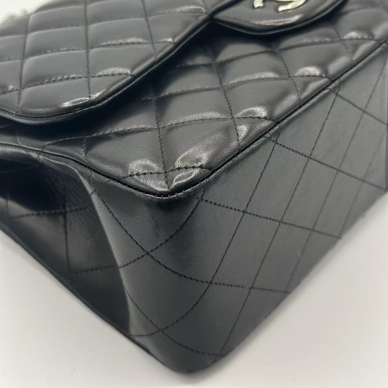 Lambskin Jumbo Classic Double Flap Bag