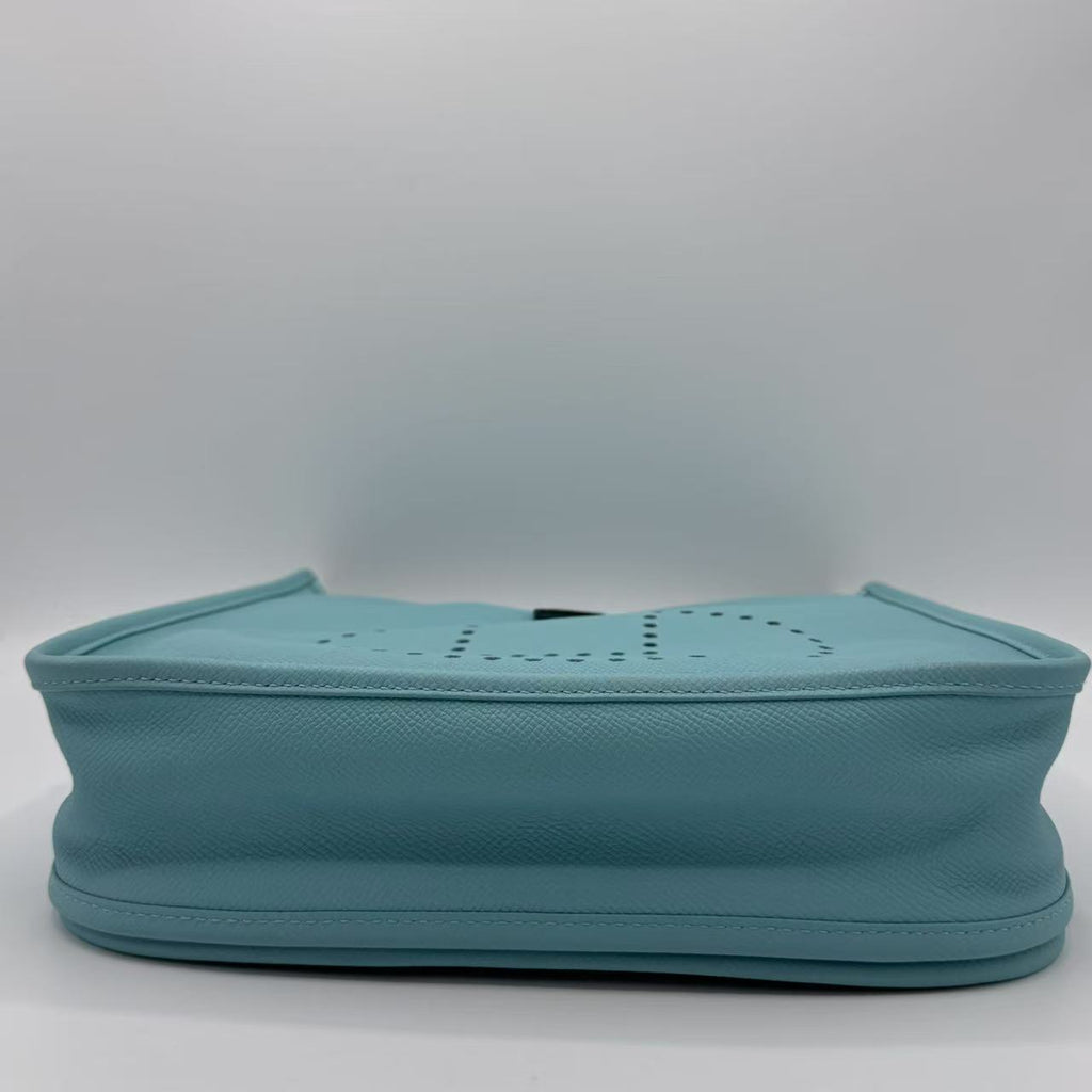 Hermes  Taurillon Clemence Evelyne III PM Bleu Atoll