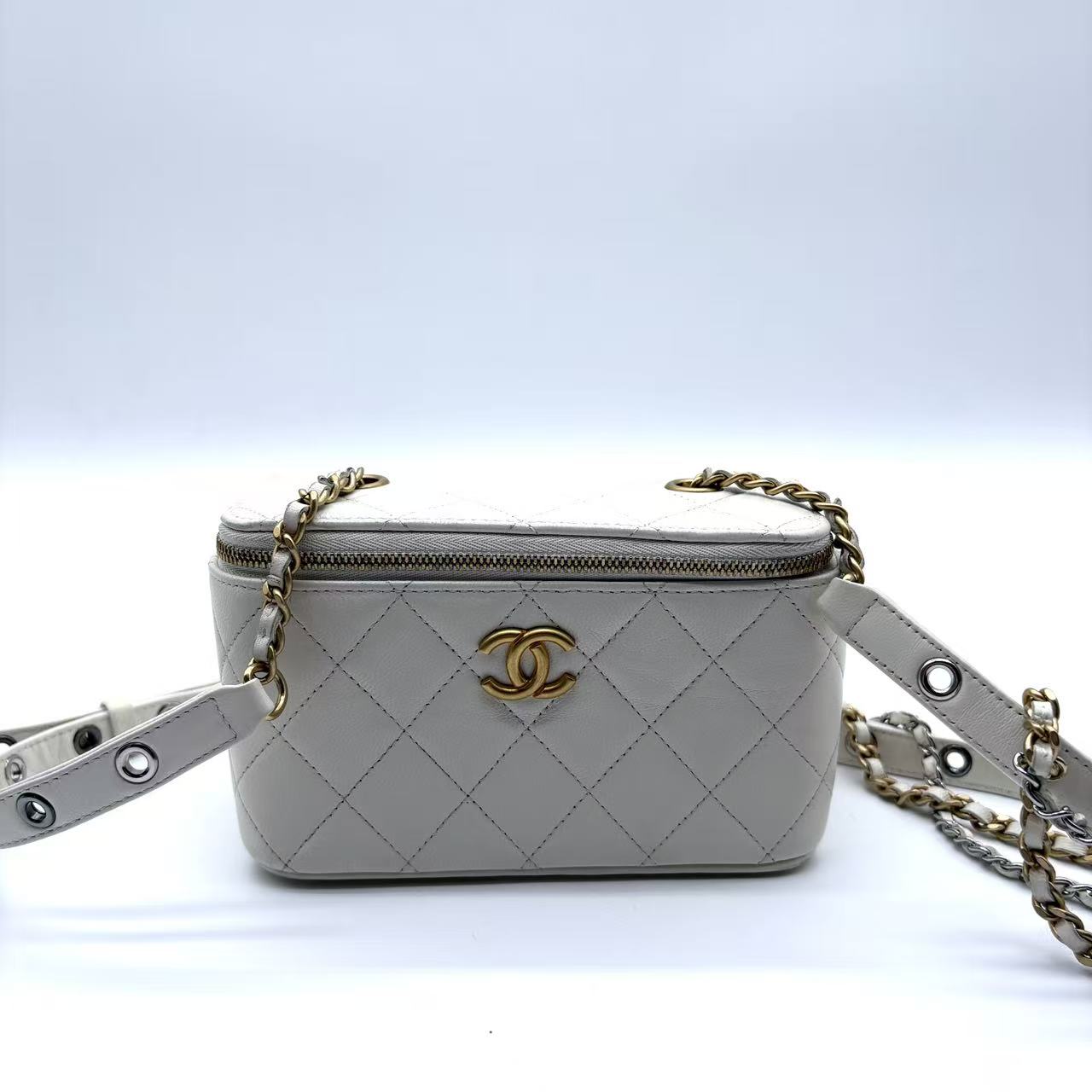 Sweet Heart Vanity Case with Chain Quilted Caviar Small