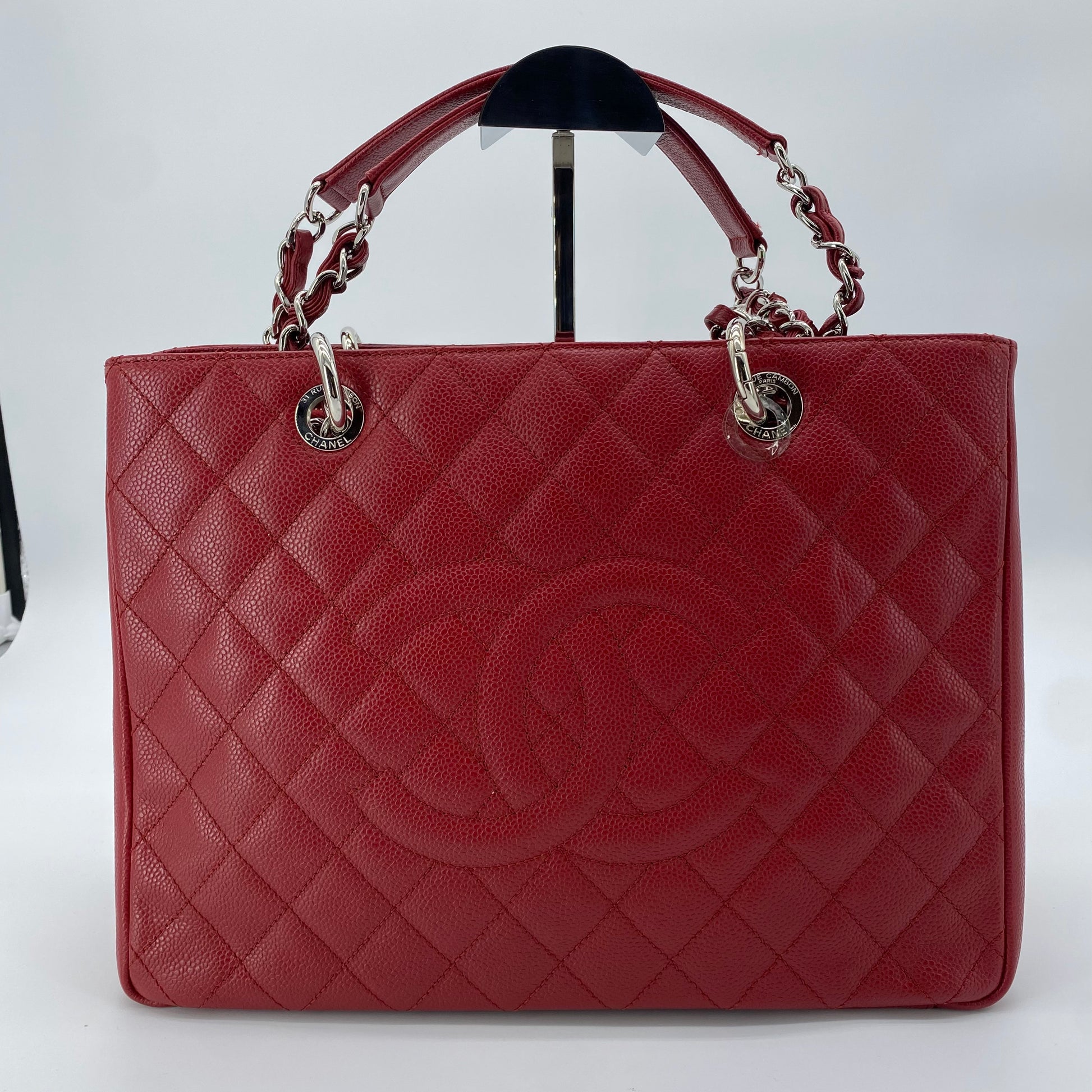 Red Grand Shopping Tote Quilted Caviar