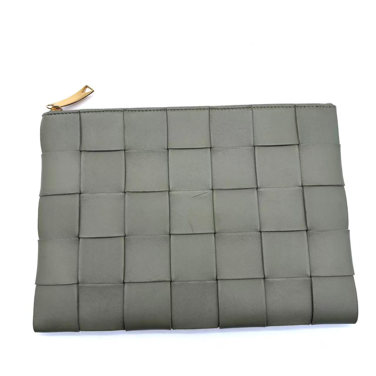 Cassette Clutch Intrecciato Leather