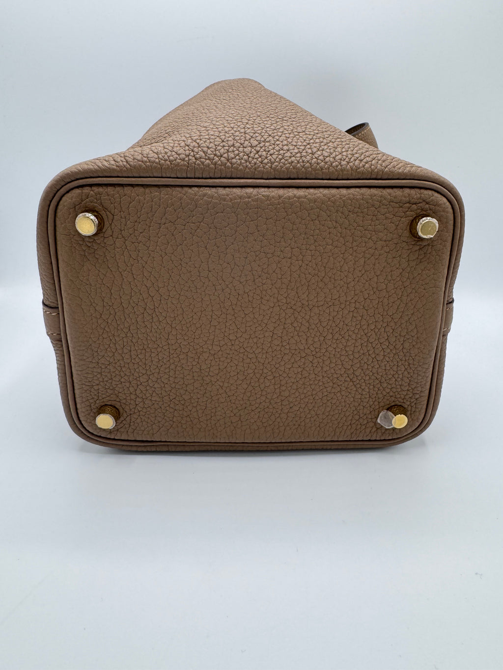 Hermes -Taurillon Maurice Picotin Lock 18 PM Beige De Weimar