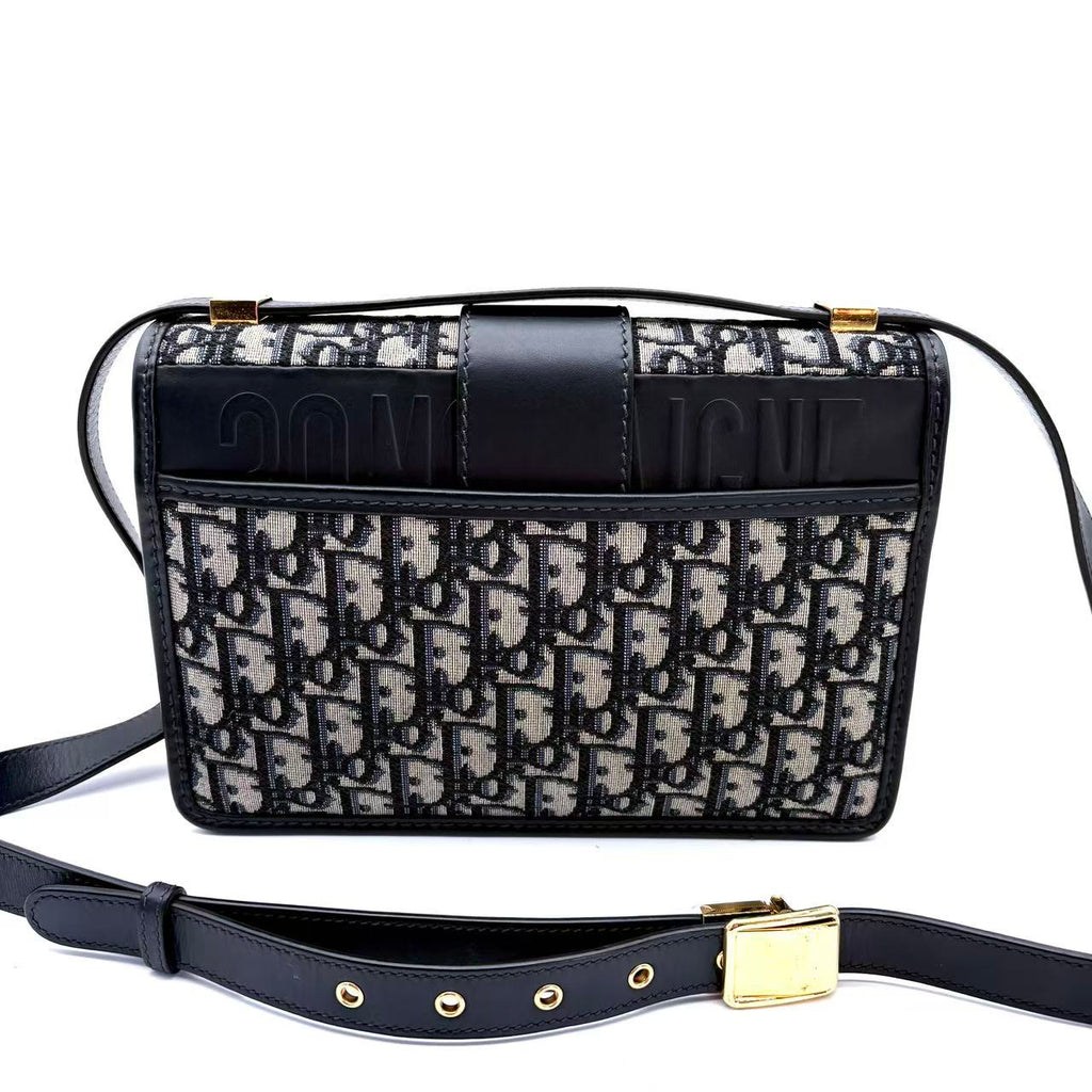 30 Montaigne East-West Bag with Chain