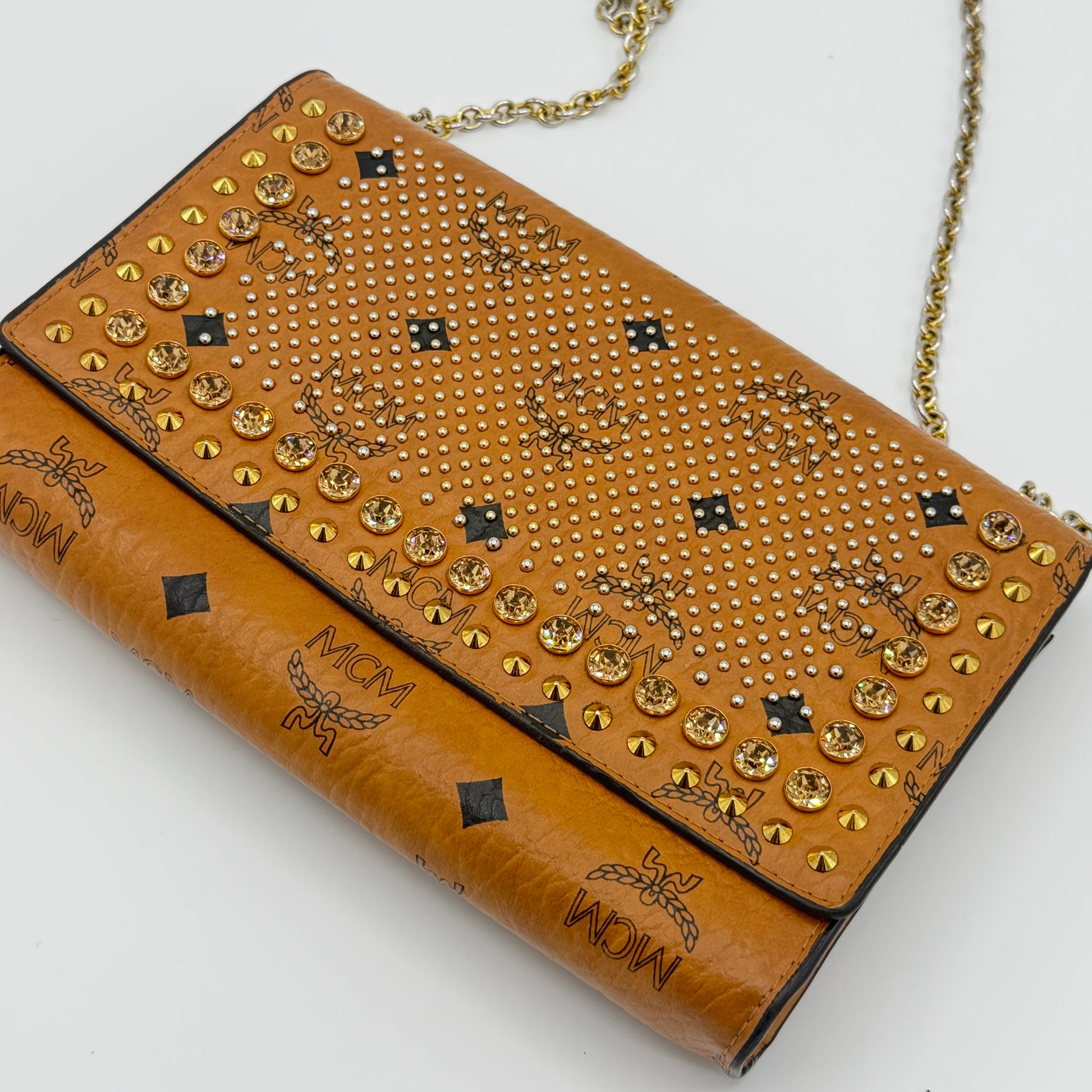 Visetos Studded Chain Wallet Cognac