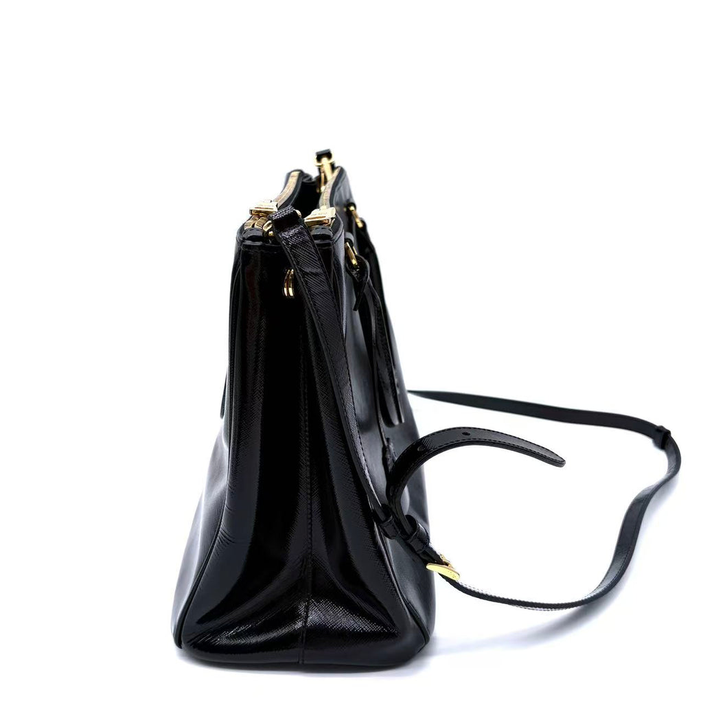 Saffiano Vernice Large Galleria Double Zip Tote