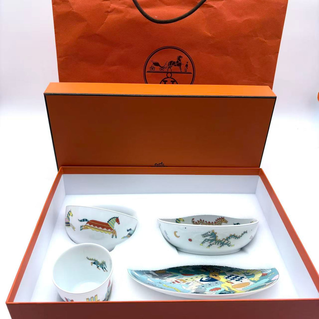 Epopee Set of 4 White Multicolor Porcelain Tableware Set