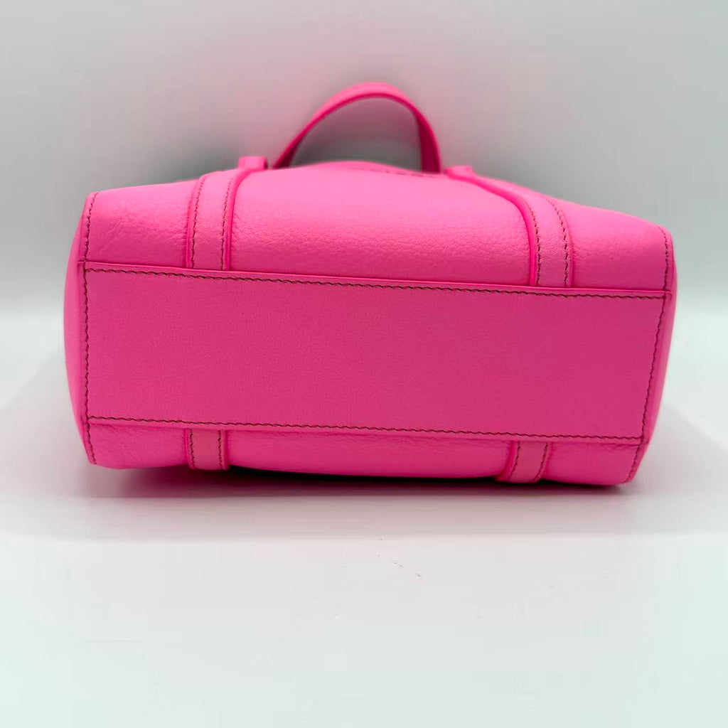 Signature Tote XS