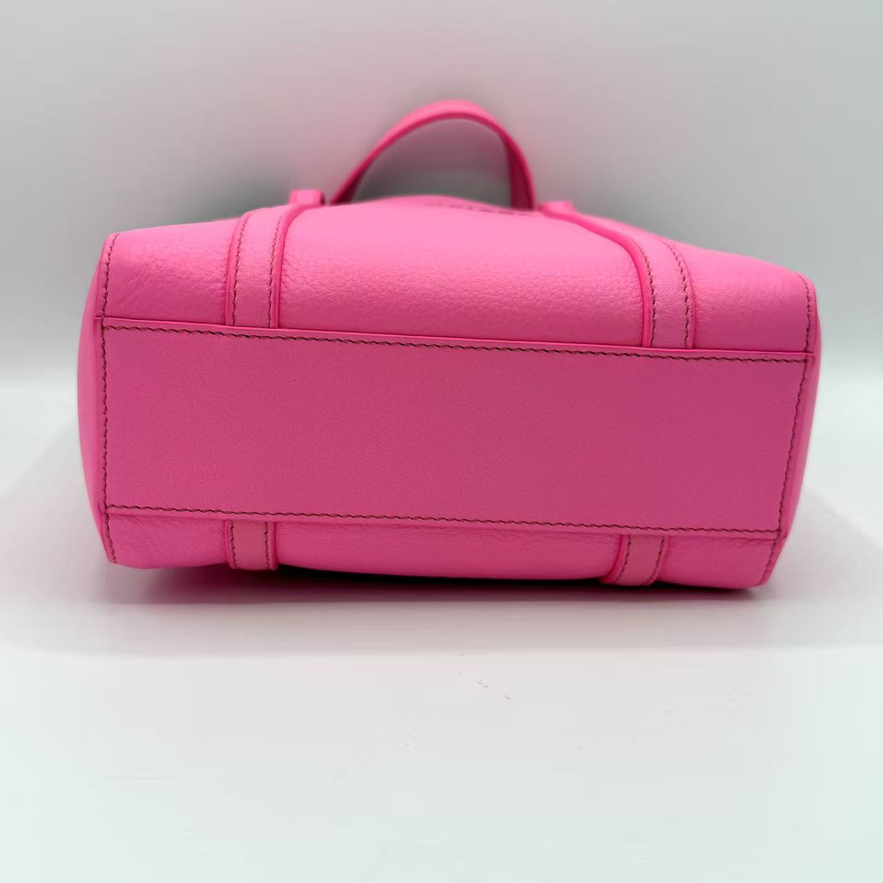Signature Tote XS