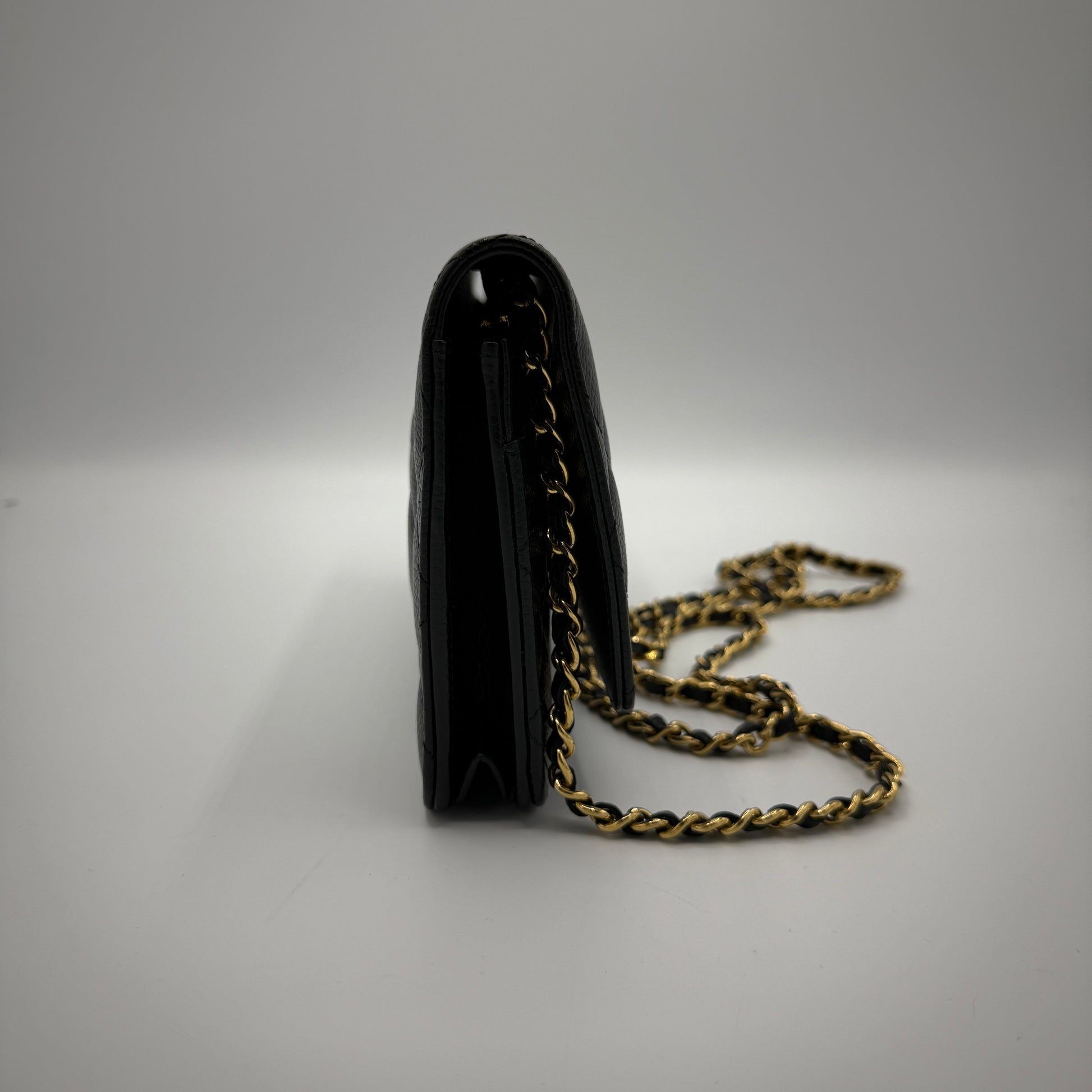 Wallet on Chain Quilted Caviar