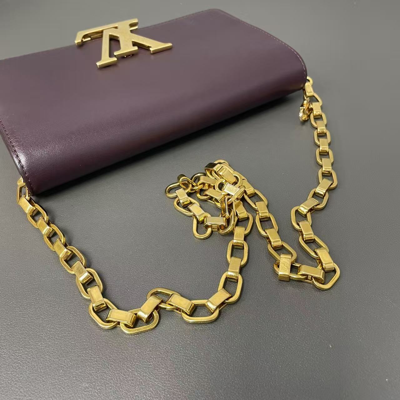 Louis Vuitton Chain Louise GM Clutch LDZ0071