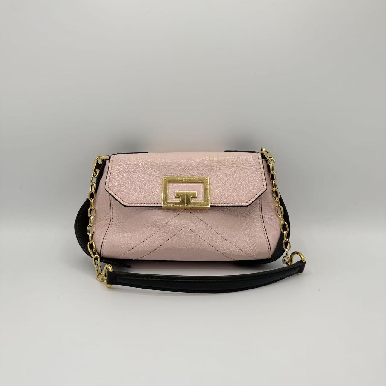 ID Flap Bag Crinkled Glazed Leather