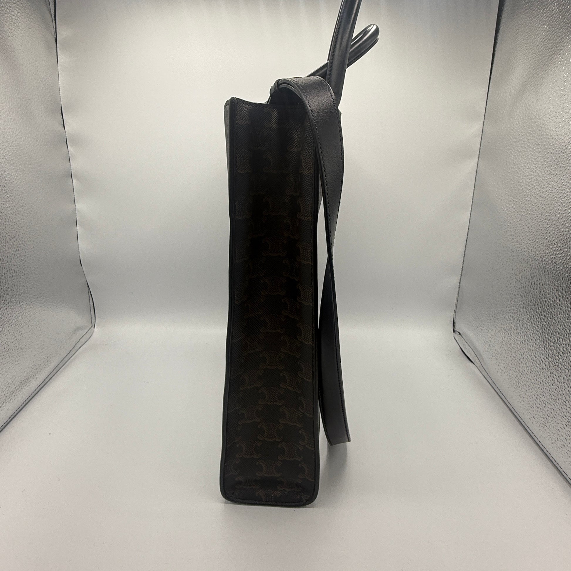 Triomphe Medium Vertical Cover