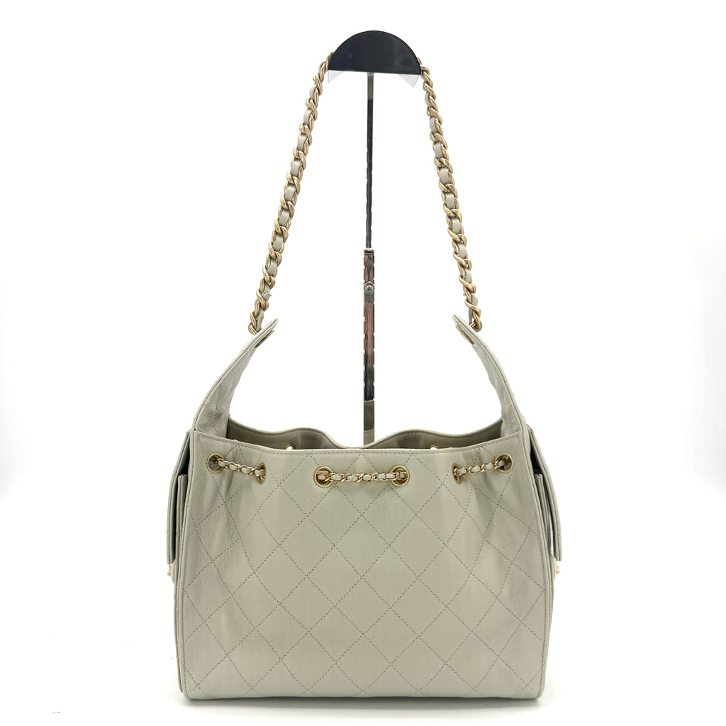 25 Hobo Bag Quilted Caviar Small