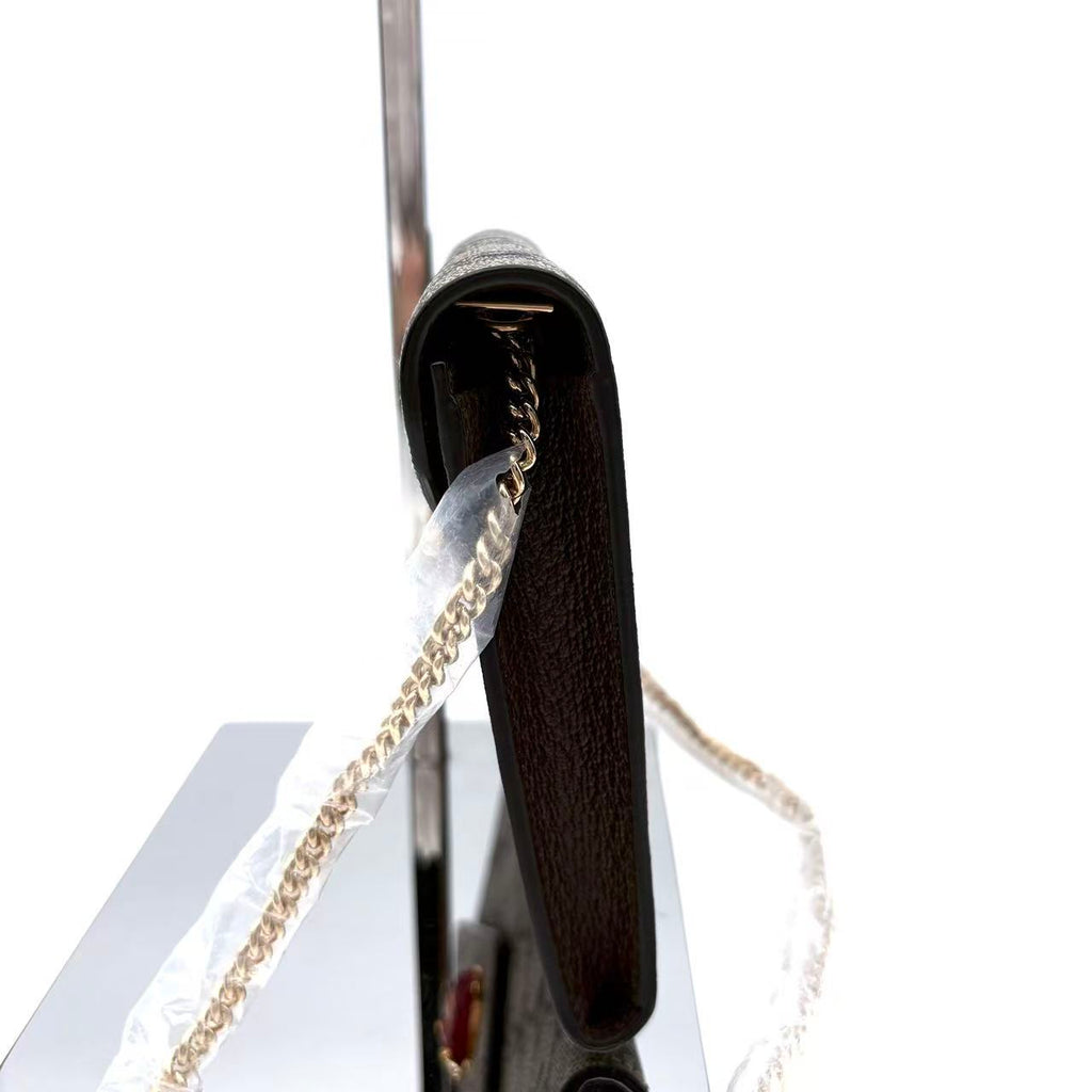 GG Supreme Strawberry Wallet on Chain