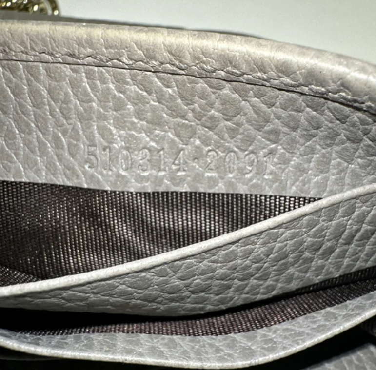 Interlocking Wallet on Chain Leather B24036