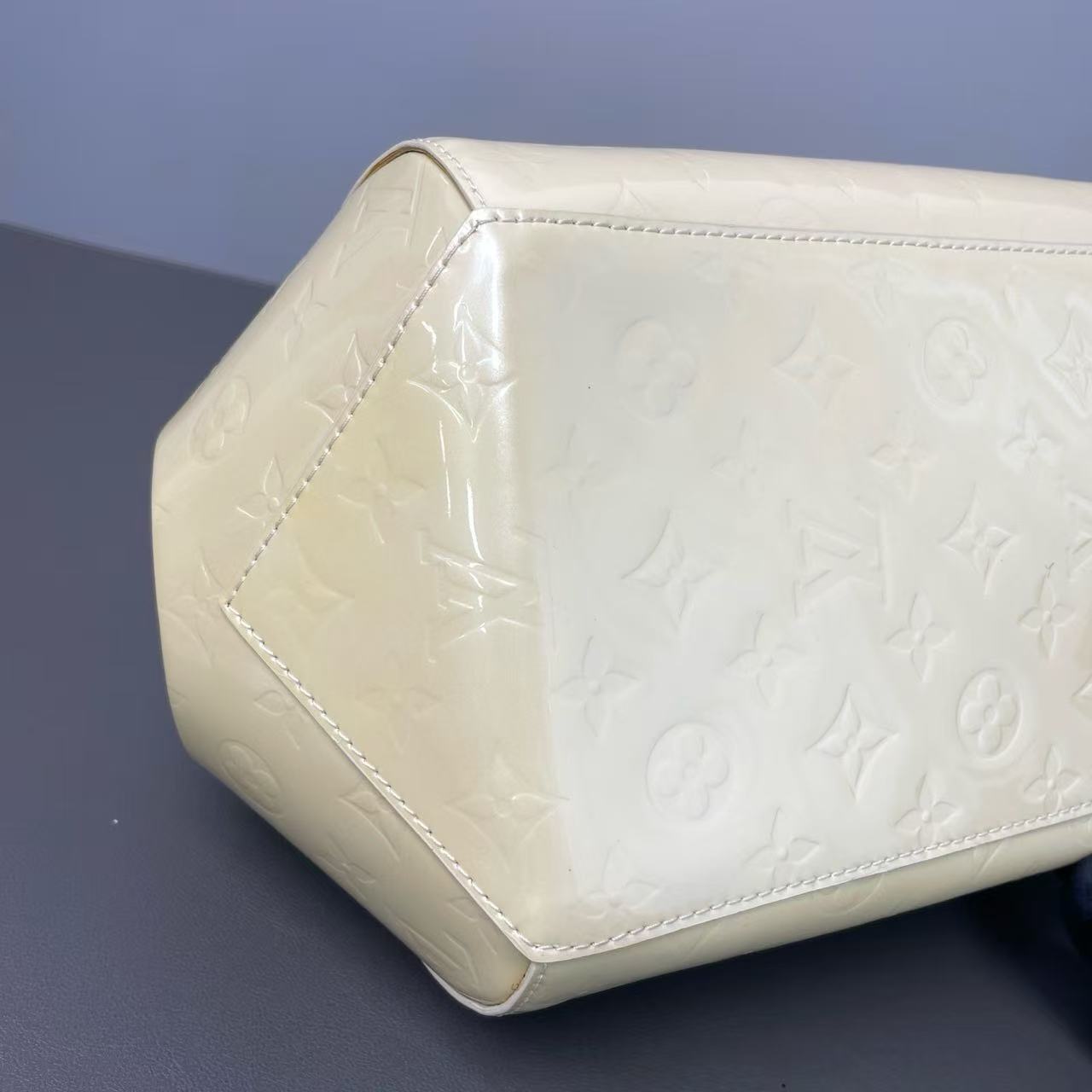 Louis Vuitton Monogram Vernis Sherwood LDZ0057