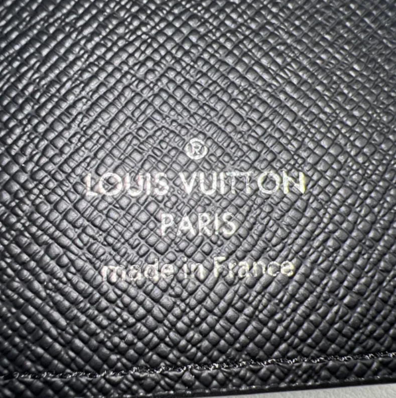 Louis Vuitton Key Holder W23139