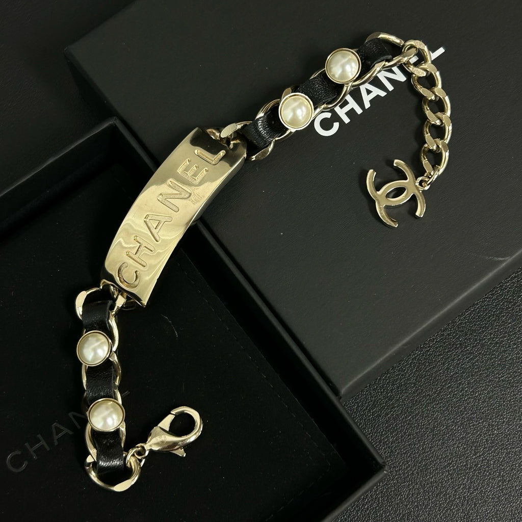 Metal Lambskin Pearl Name Plate Bracelet Black Gold  Twins LDJ3986