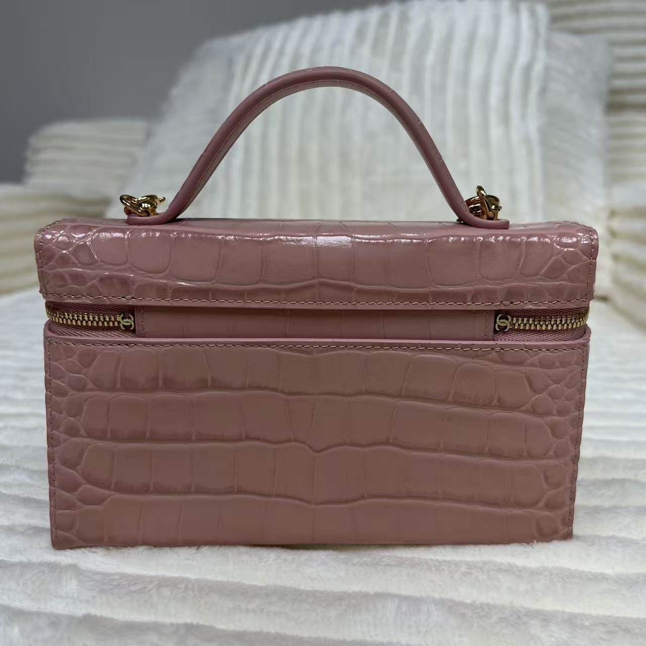2026 Calfskin Slim Vanity Case With Chain Pink