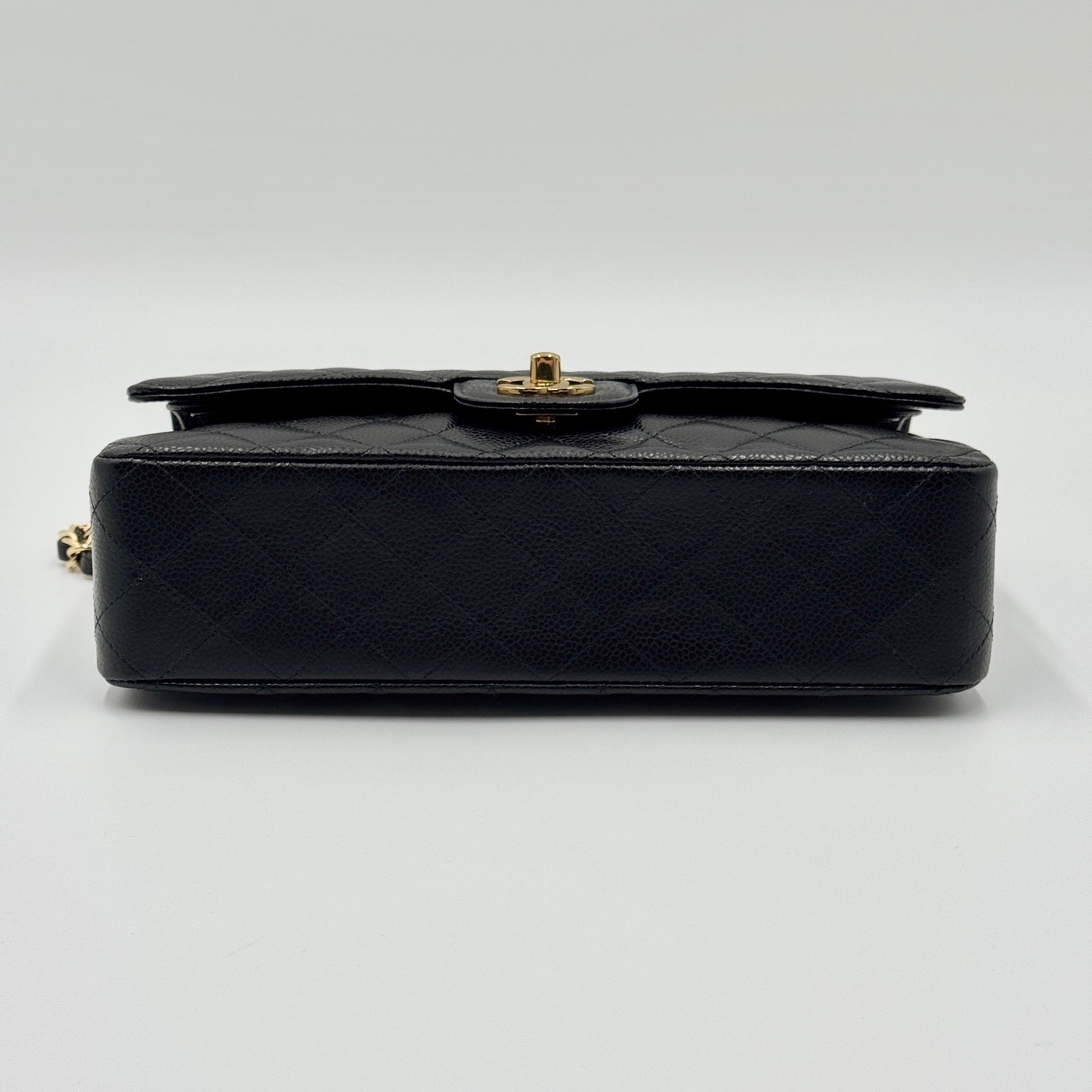 Classic double flap medium caviar black microchip