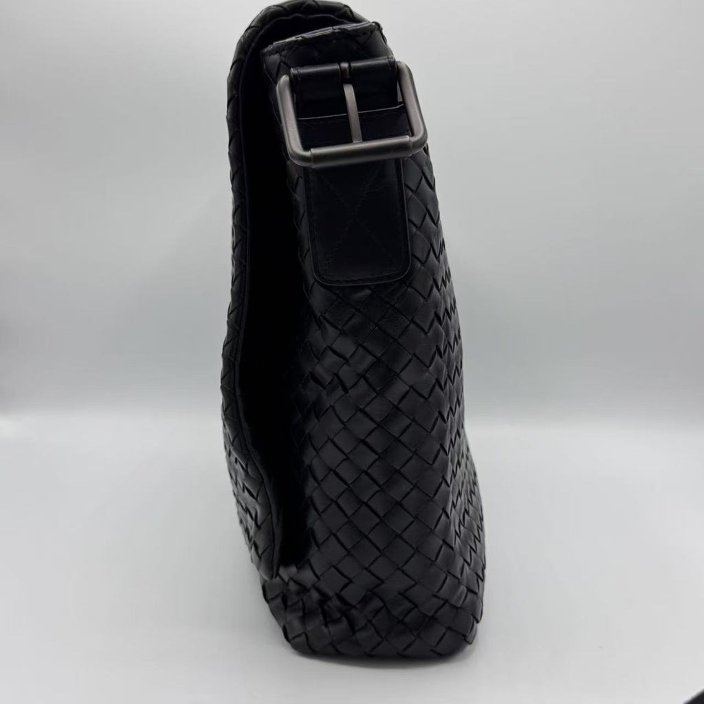 Bottega Veneta Square Flap Messenger Bag Intrecciato Nappa Medium