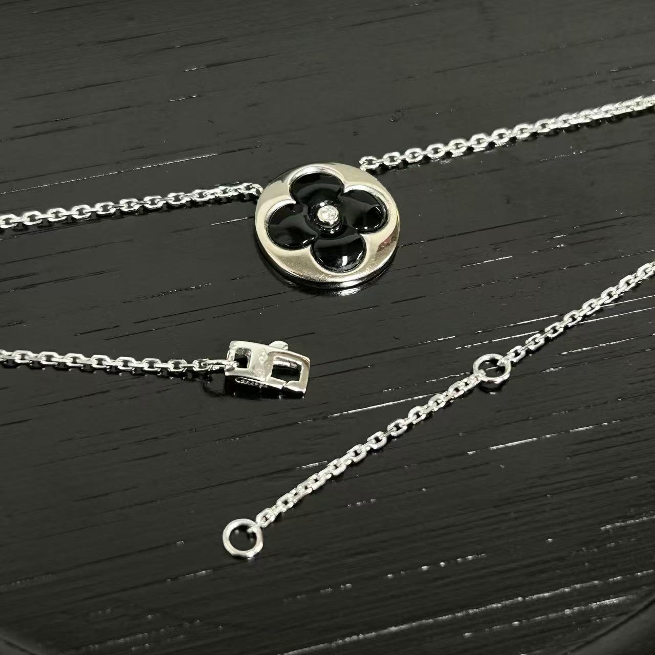 Louis Vuitton Color Blossom BB Sun Necklace twins LDZ651