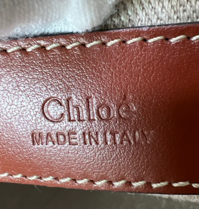 Chloé Medium Woody Tote Bag B24095