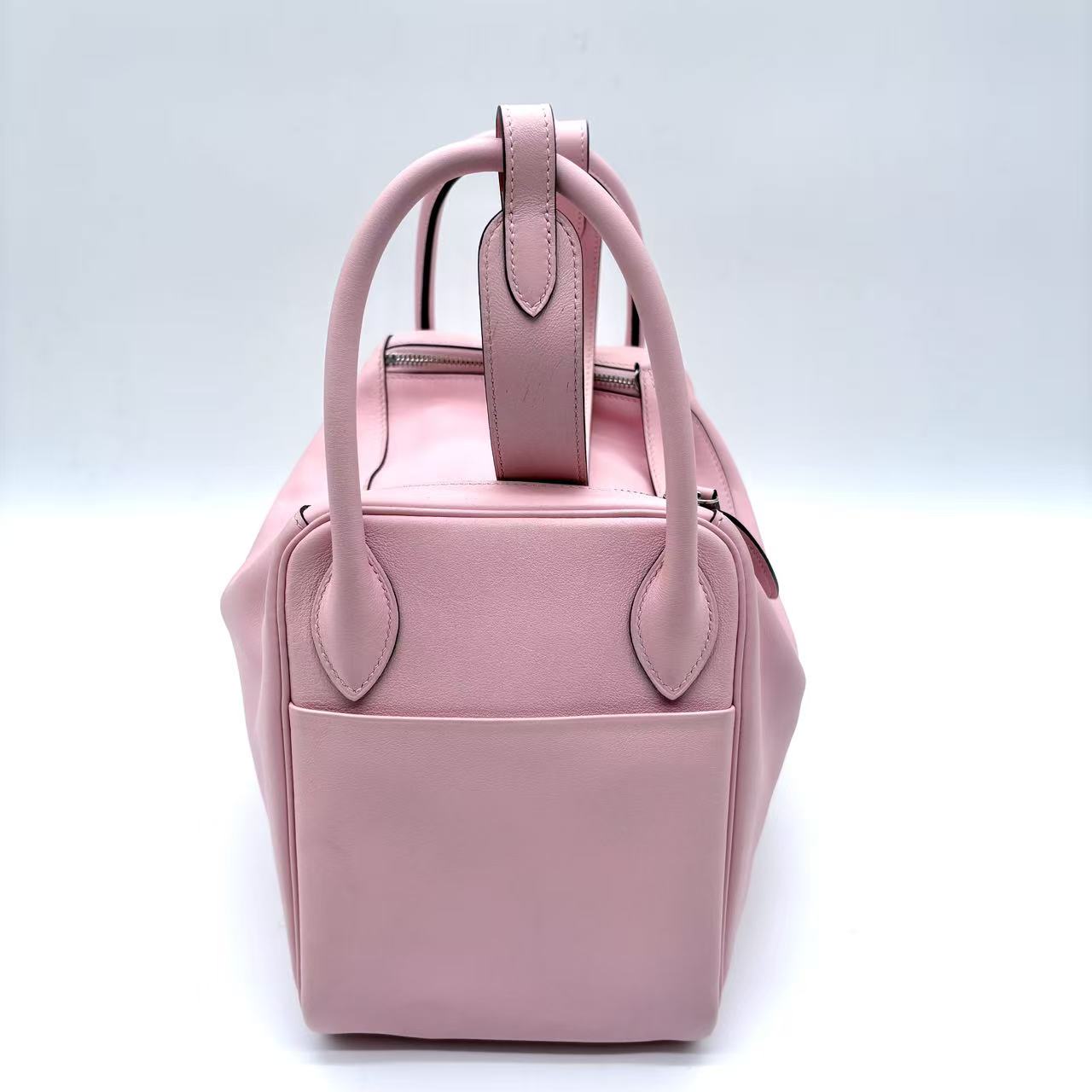 Lindy 30 shoulder bag in Rose Sakura Swift leather