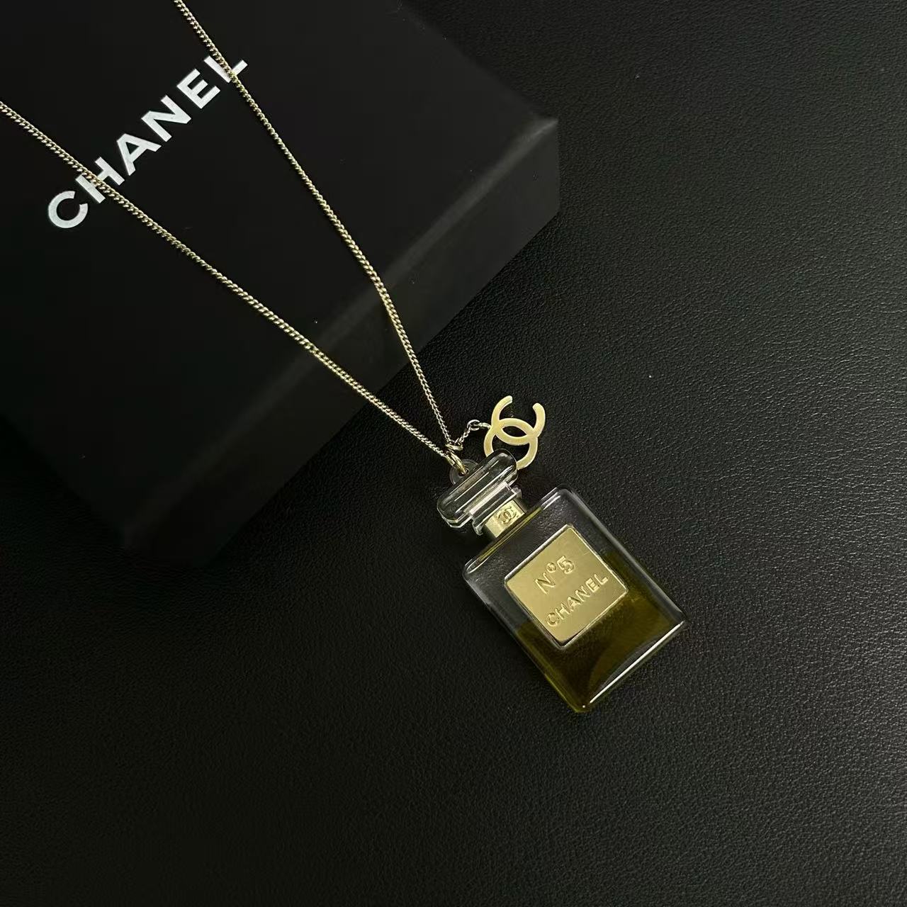 CC No.5 Perfume Bottle Pendant Necklace Metal Twins LDJ3750
