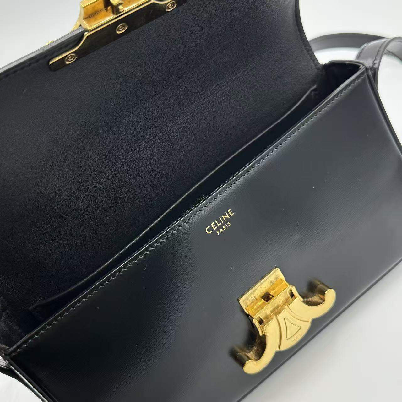 Shiny Calfskin Triomphe Shoulder Bag Black