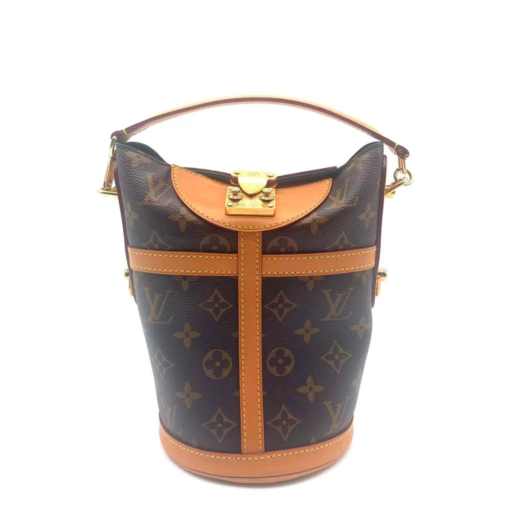 Duffle leather handbag