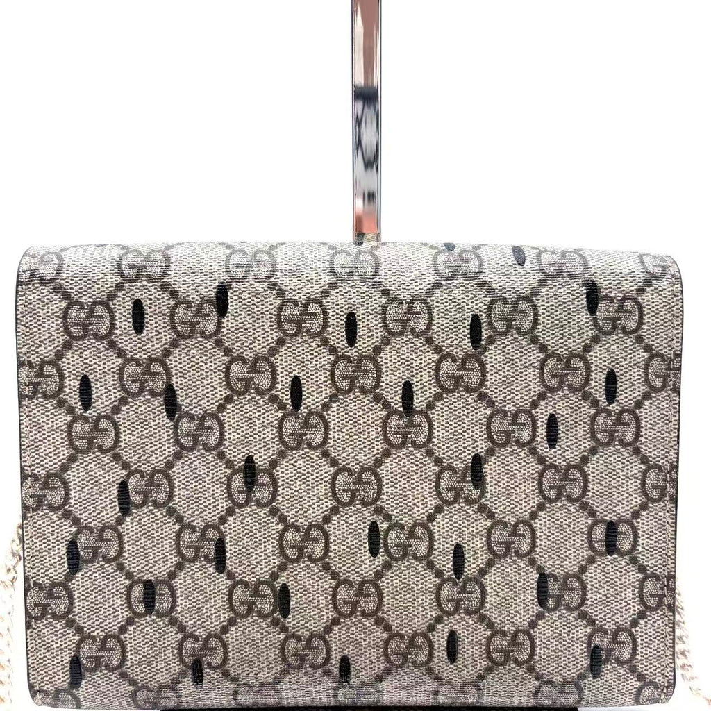 GG Supreme Strawberry Wallet on Chain
