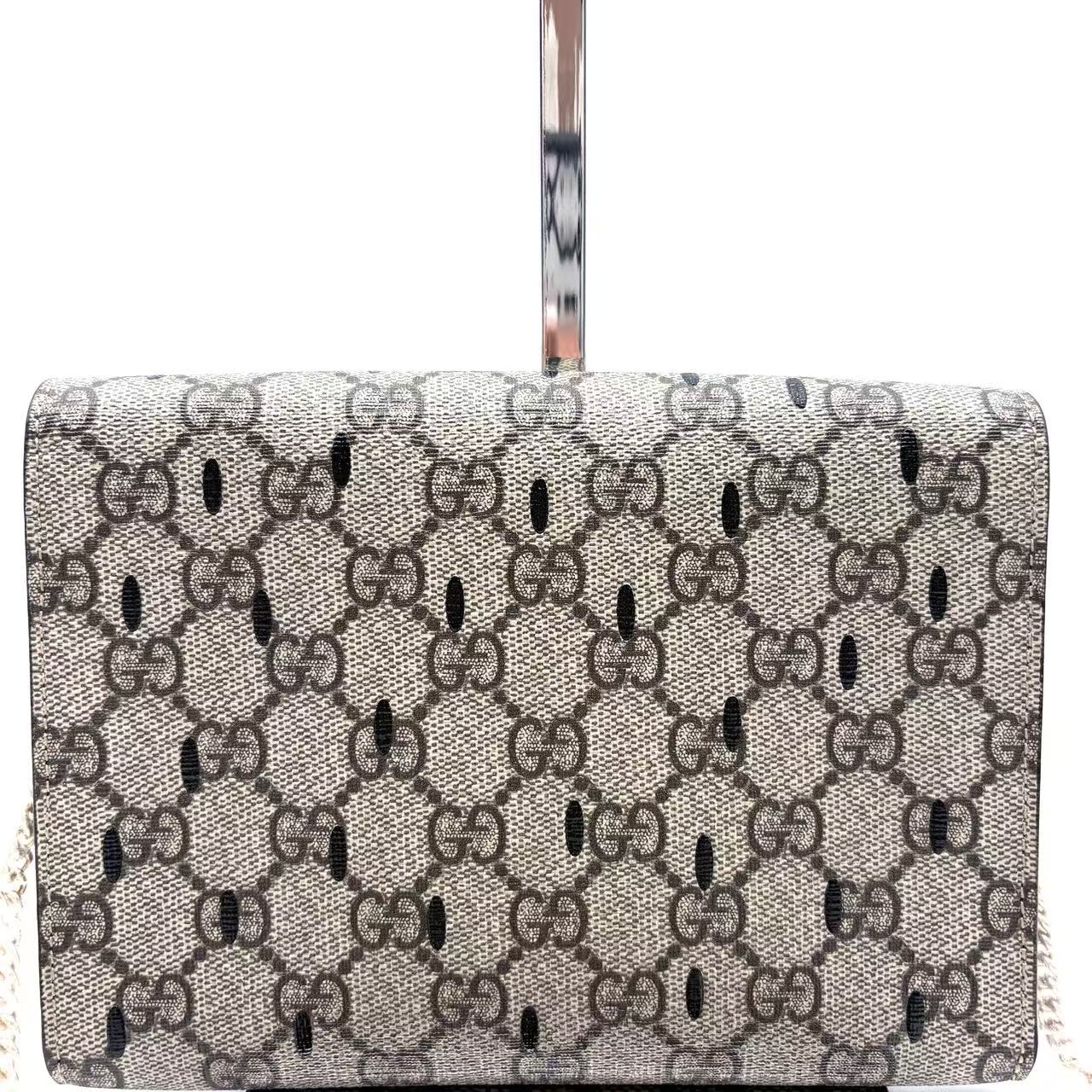 GG Supreme Strawberry Wallet on Chain