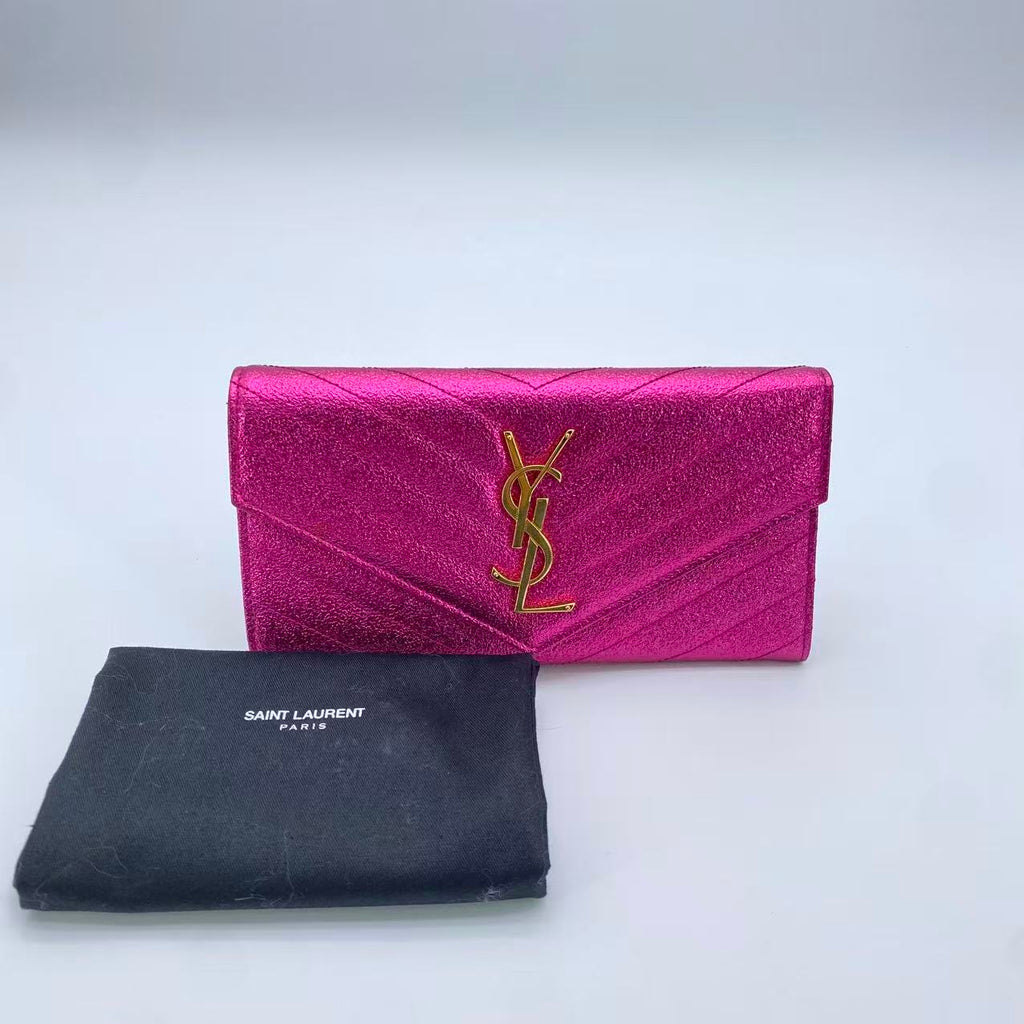 Travel Organizer Flap Wallet Matelasse Chevron Metallic Leather