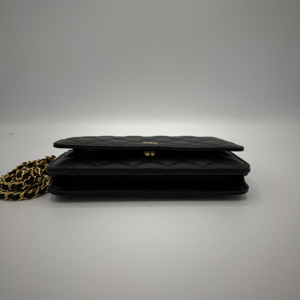 Wallet on Chain Quilted Caviar