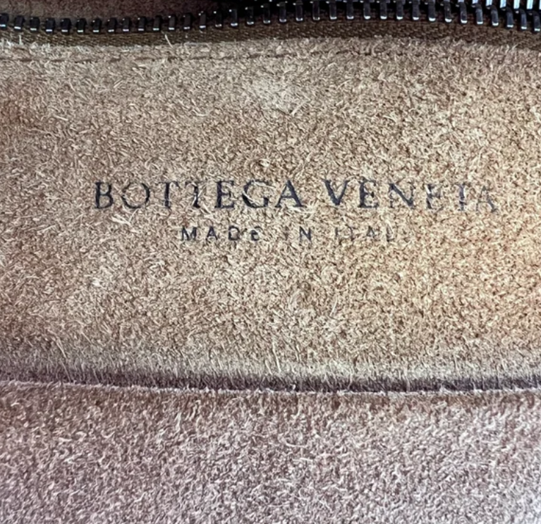 Bottega Veneta Calfskin Arco Mini B24121