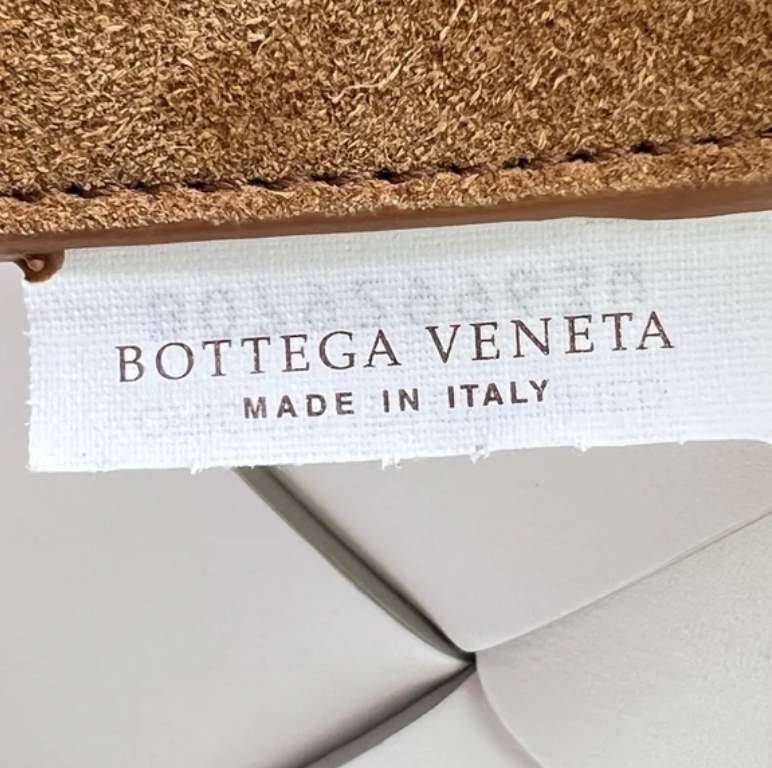 Bottega Veneta Calfskin Arco Mini B24121