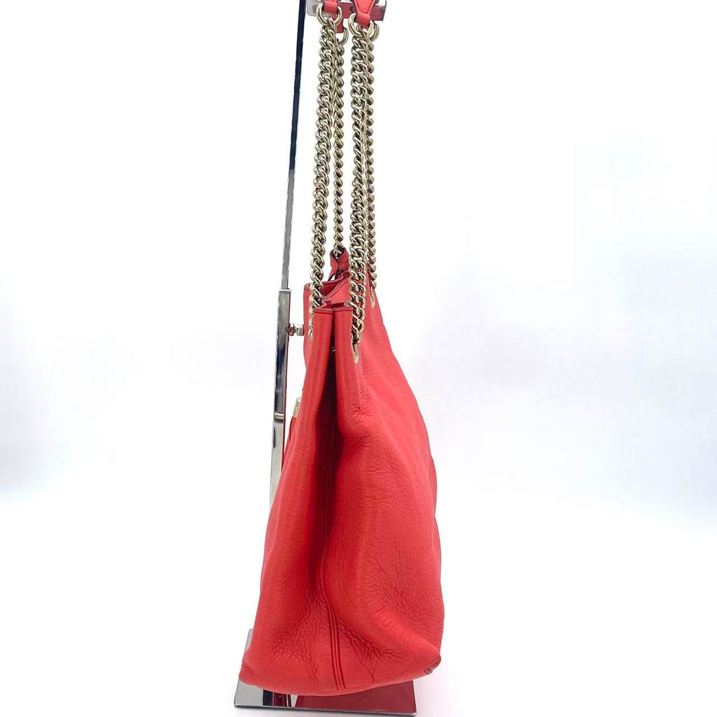 Pebbled Calfskin Medium Soho Chain Shoulder Bag Tabasco Red