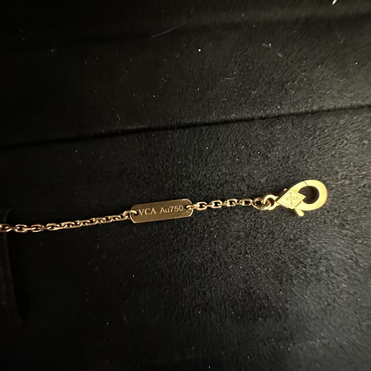 VCA Red Alhambra pendant