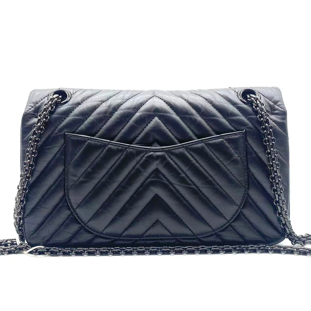 So Black Reissue 2.55 Flap Bag Chevron Aged Calfskin 225
