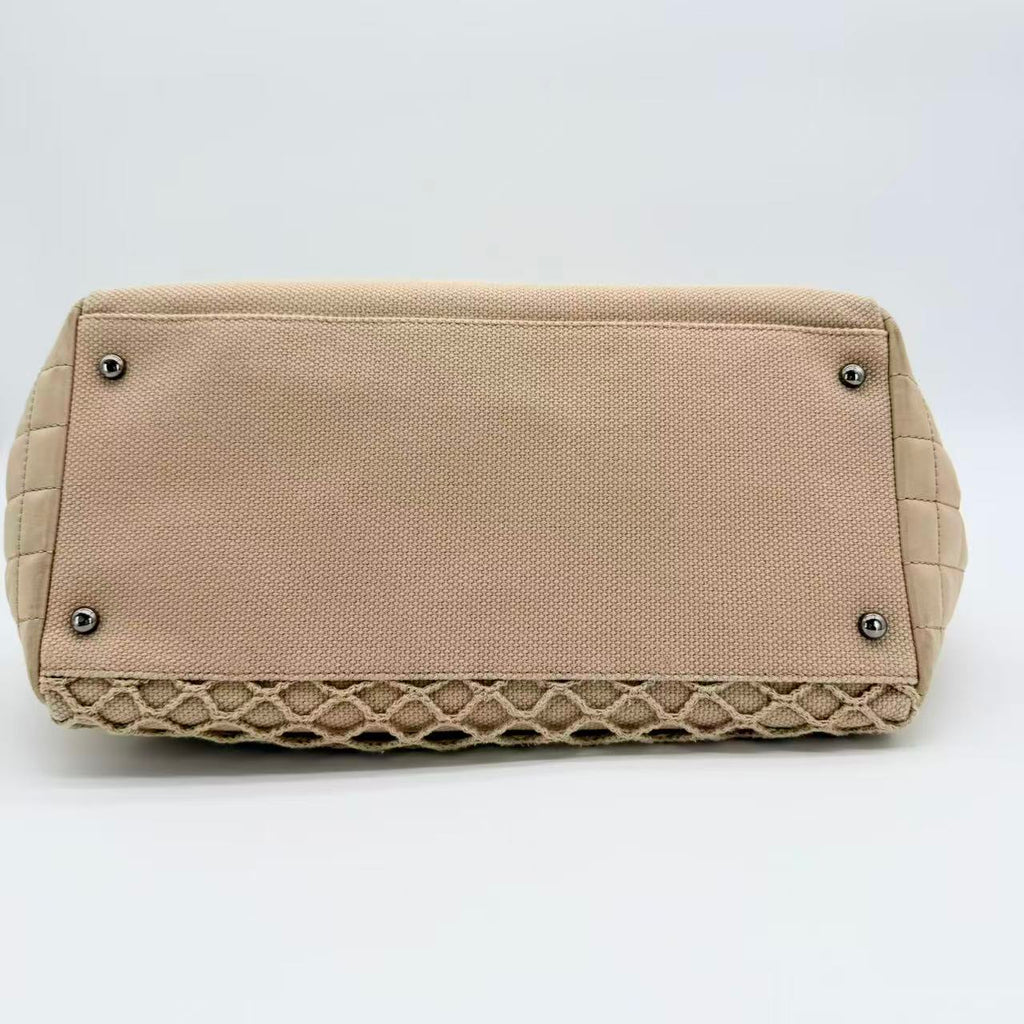Coco Mark Chain Shoulder Tote bag in a beige