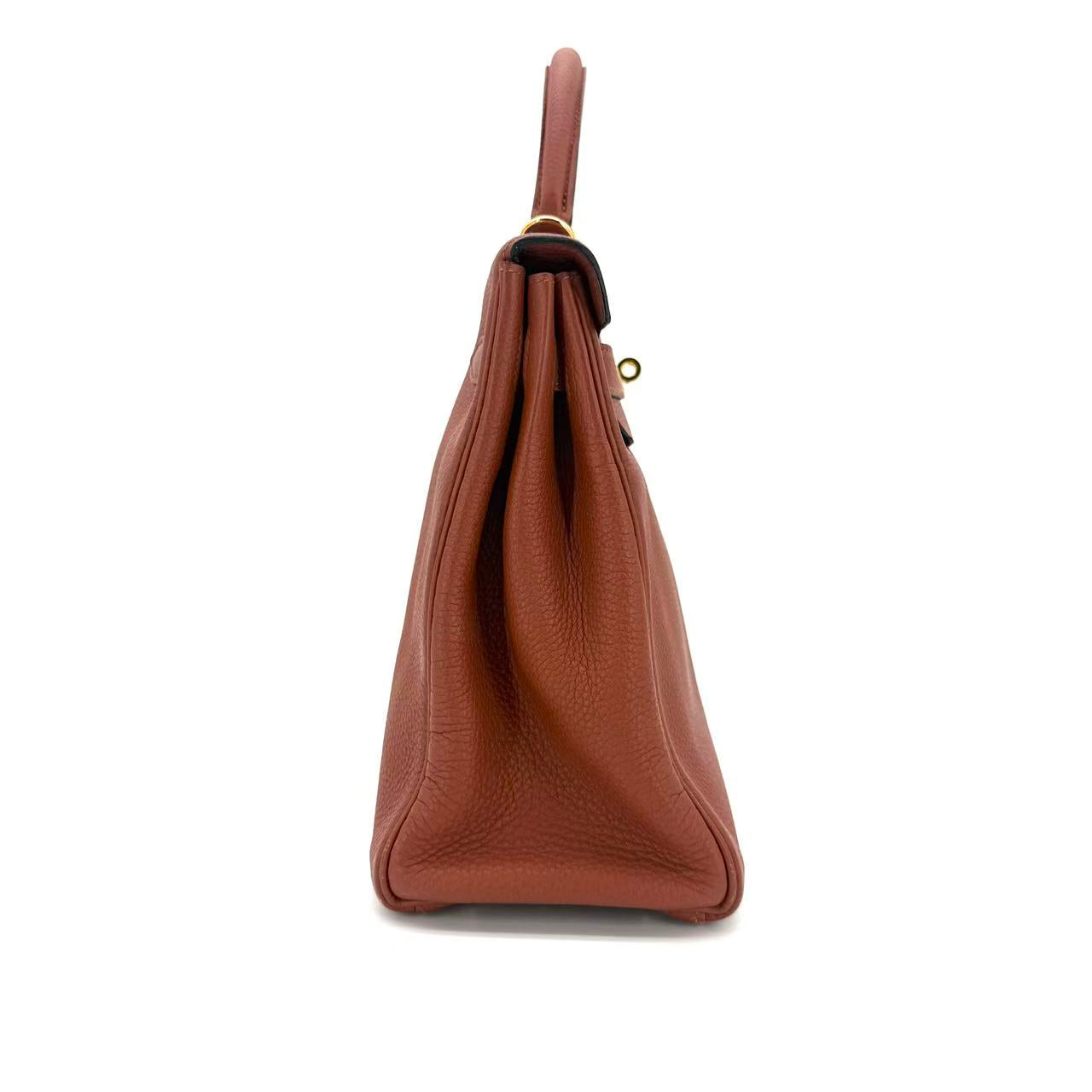 Kelly 32 Handbag PotironTogo with Gold Hardware