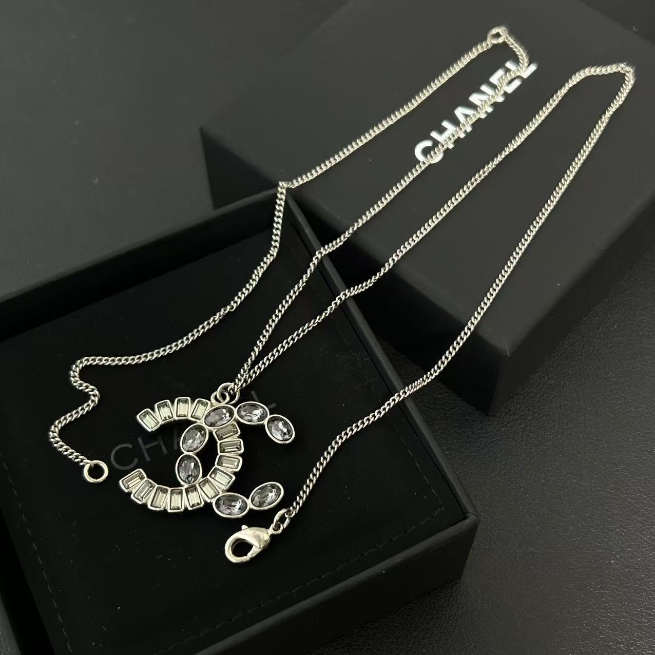 Chanel Baguette Crystal Quilted CC Pendant Necklace Gold twins LDJ4470