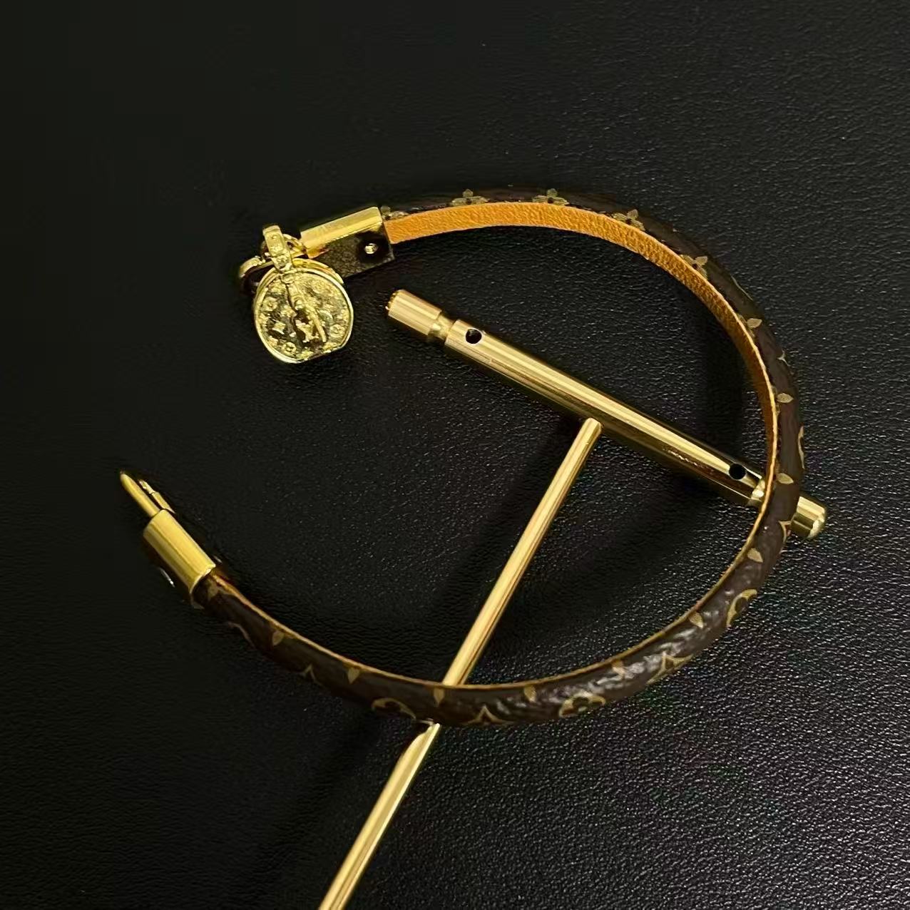 Louis Vuitton Monogram Crystal LV Push Bracelet 17 twins LDJ4292