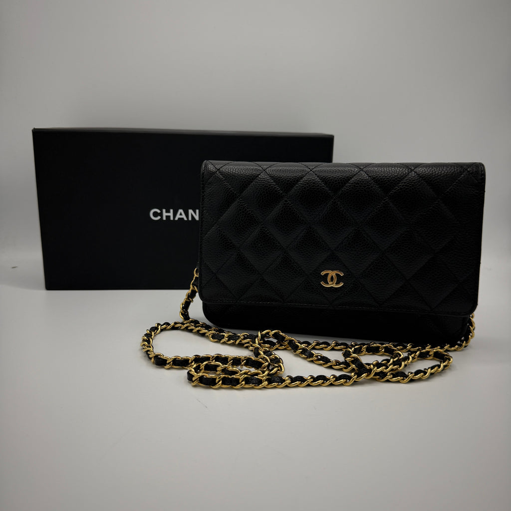 Wallet on Chain Quilted Caviar