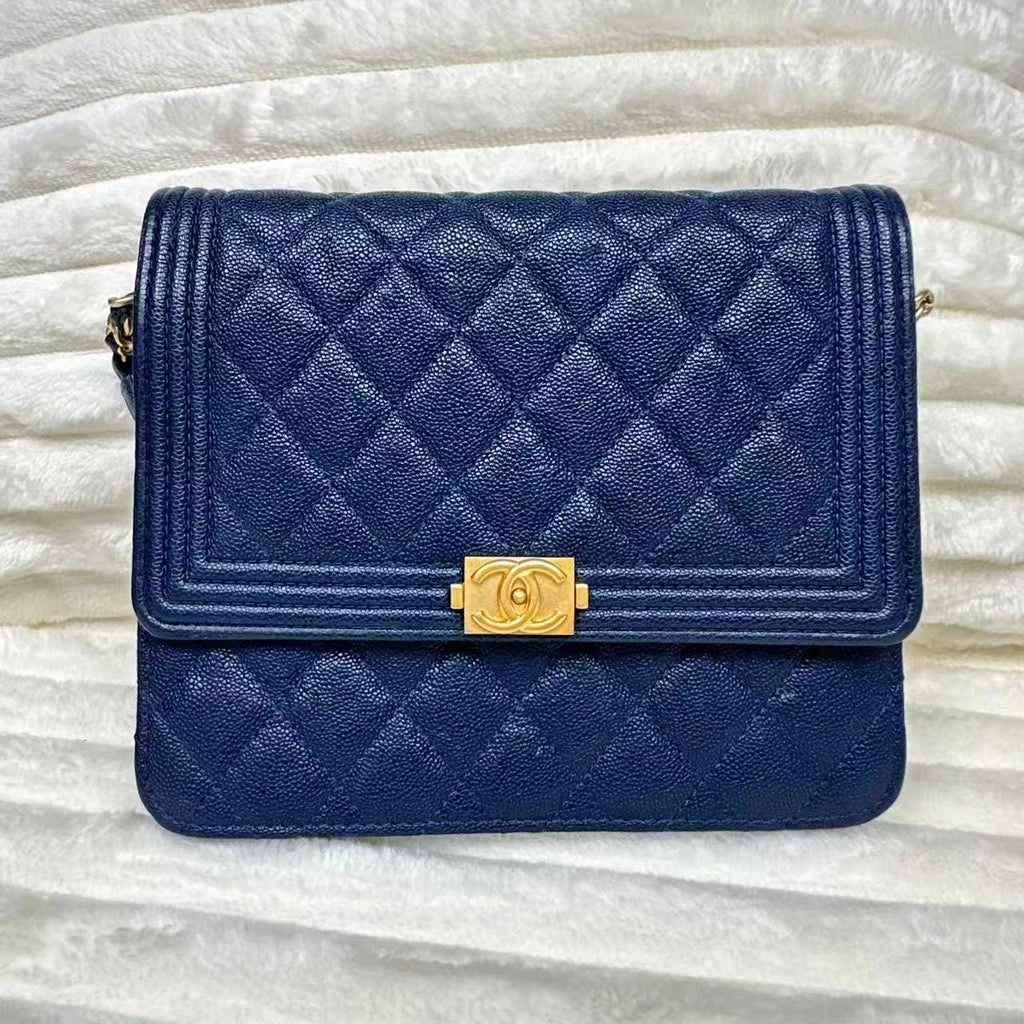 Boy Wallet on Chain Quilted Caviar