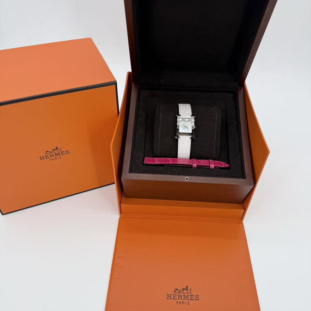 Heure H watch Medium model 30 mm LDM-1419