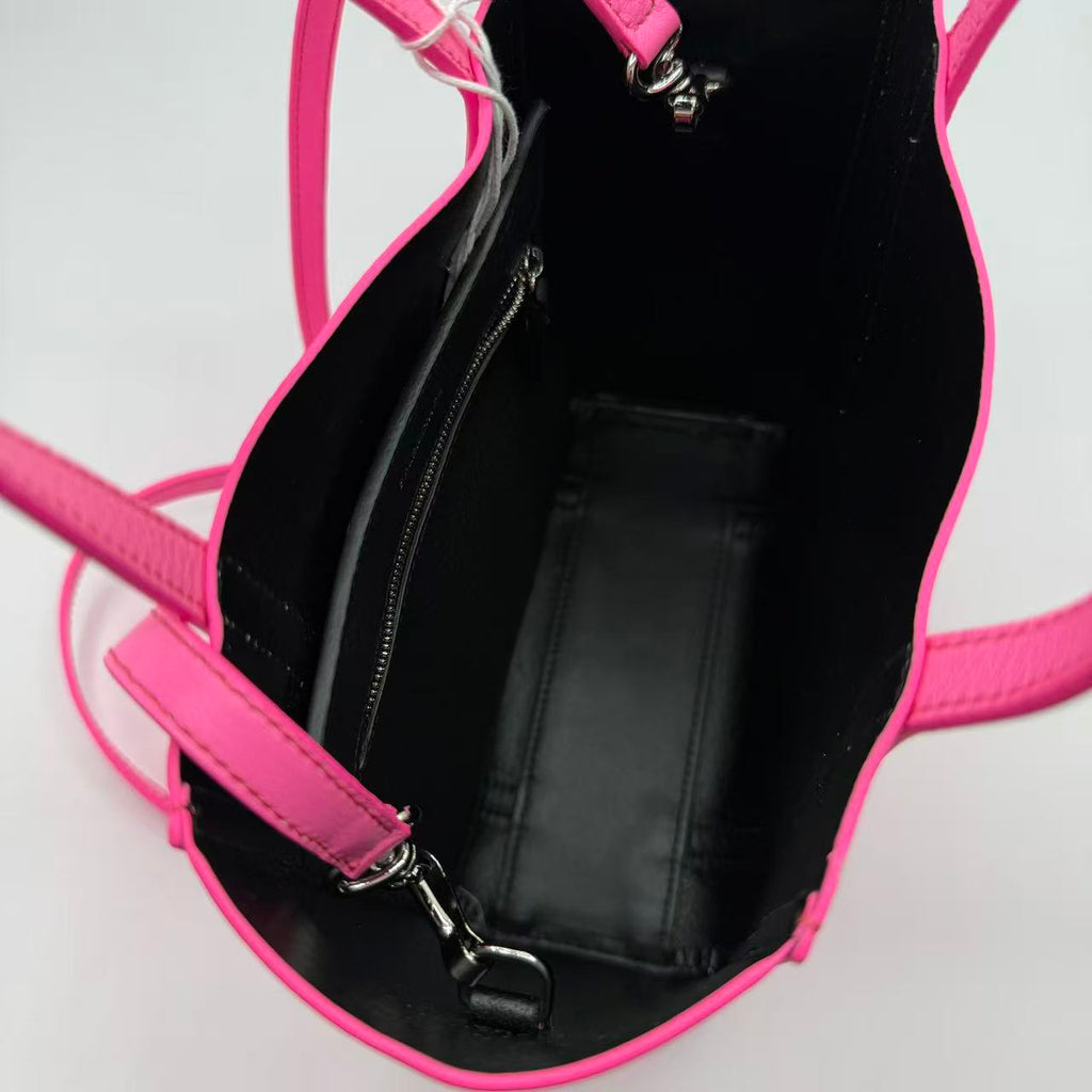 Signature Tote XS