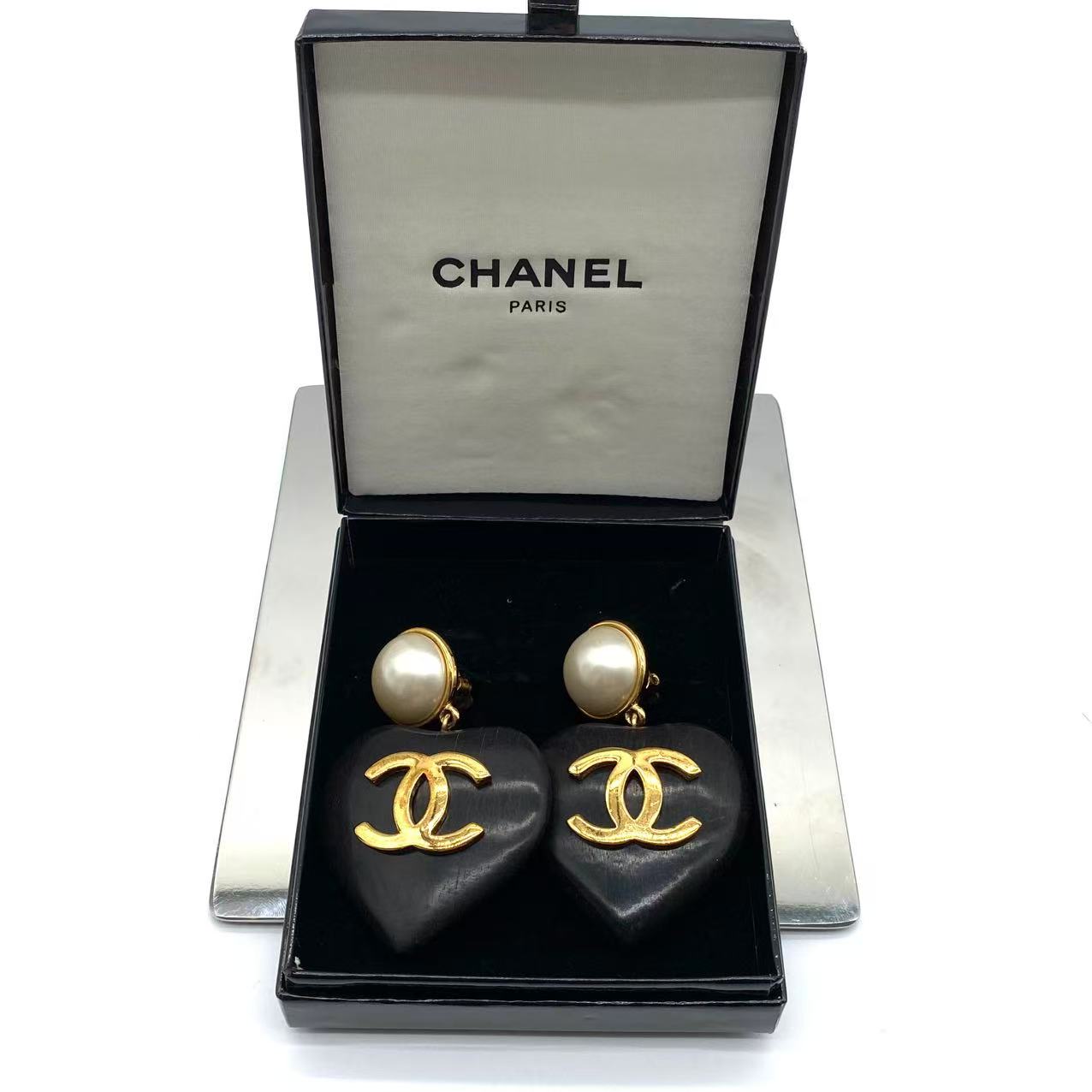 CHANEL Vintage Heart Shaped Clip On Earrings